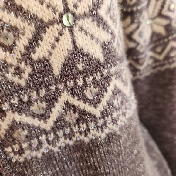 Vintage Oleg Cassini Knit Sweater • Fair Isle • Sequins & Snowflakes • Size Med - Picture 3 of 7